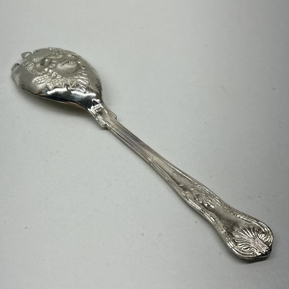 Vintage Silverplate Ornate Berry‎ Spoon Fruit Embossed Bowl Serving
